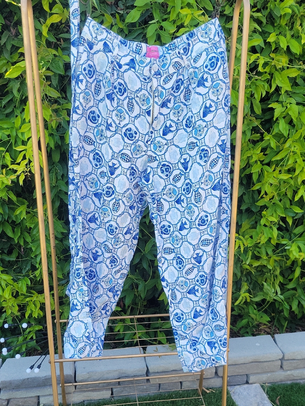 Isaac Mizrahi Blue and White Fish Print 100% Linen Wide Leg Pants